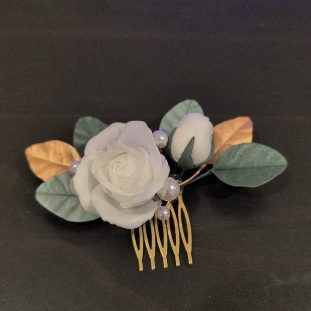 Elegant White Floral Hair Piece